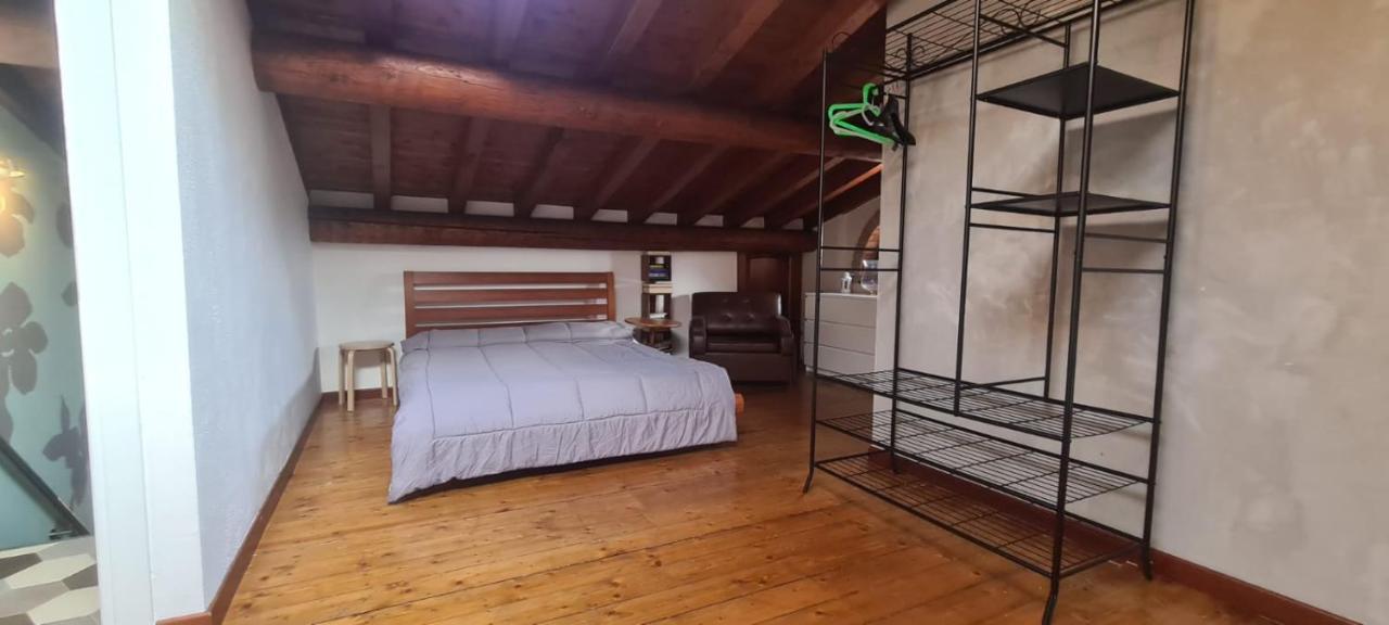 Отель Garda Family House Дезенцано-дель-Гарда Экстерьер фото